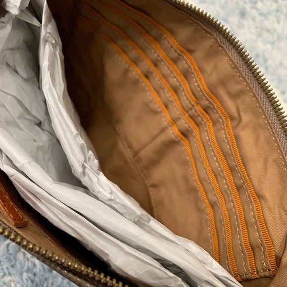 💙 HOBO Sheila Clutch
